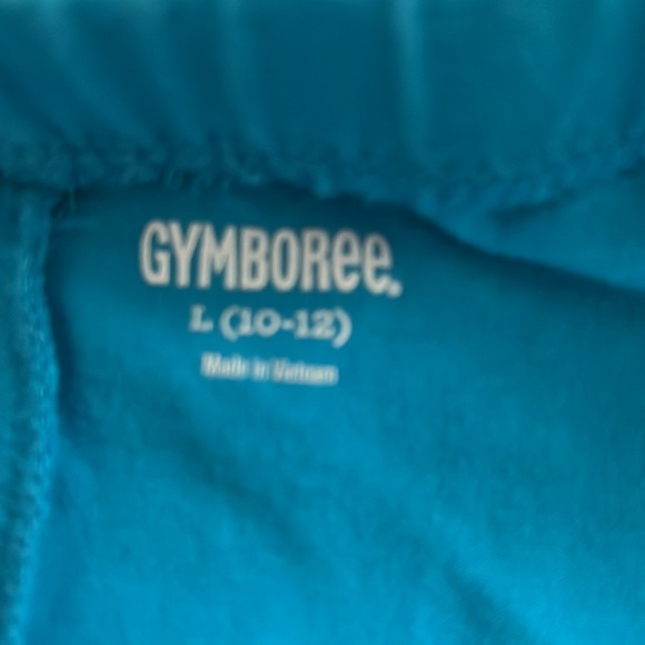 2 pairs of capris - Picture 3 of 4